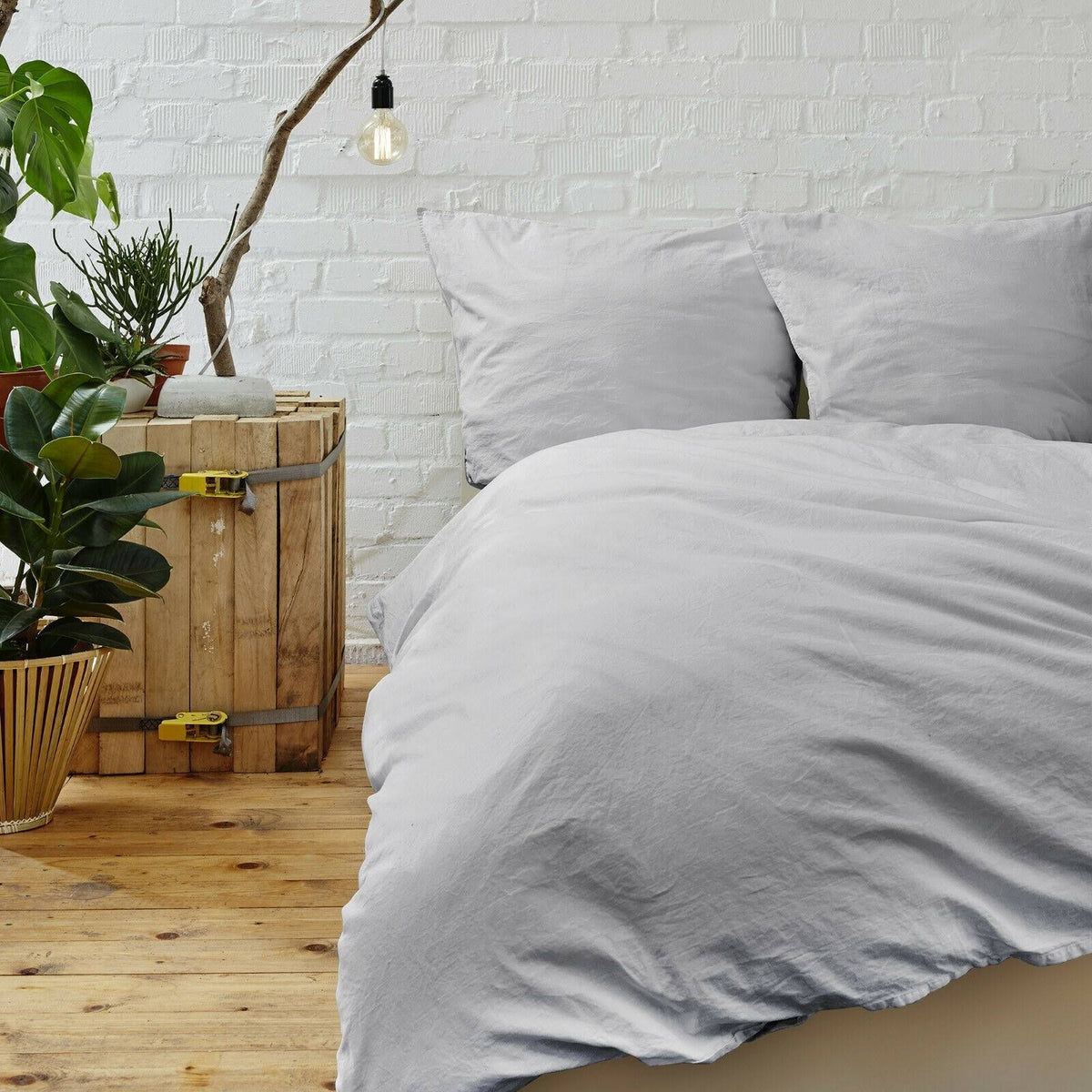 Bluff City Bedding Duvet Cover Set Super Soft Egyptian Comfort 1800 Count 3 Piece for Comforter Silver Full - Product image 1