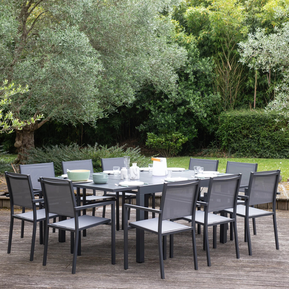 10-seater extendable garden furniture of 140/200cm in gray textilene - anthracite aluminum VENEZIA -